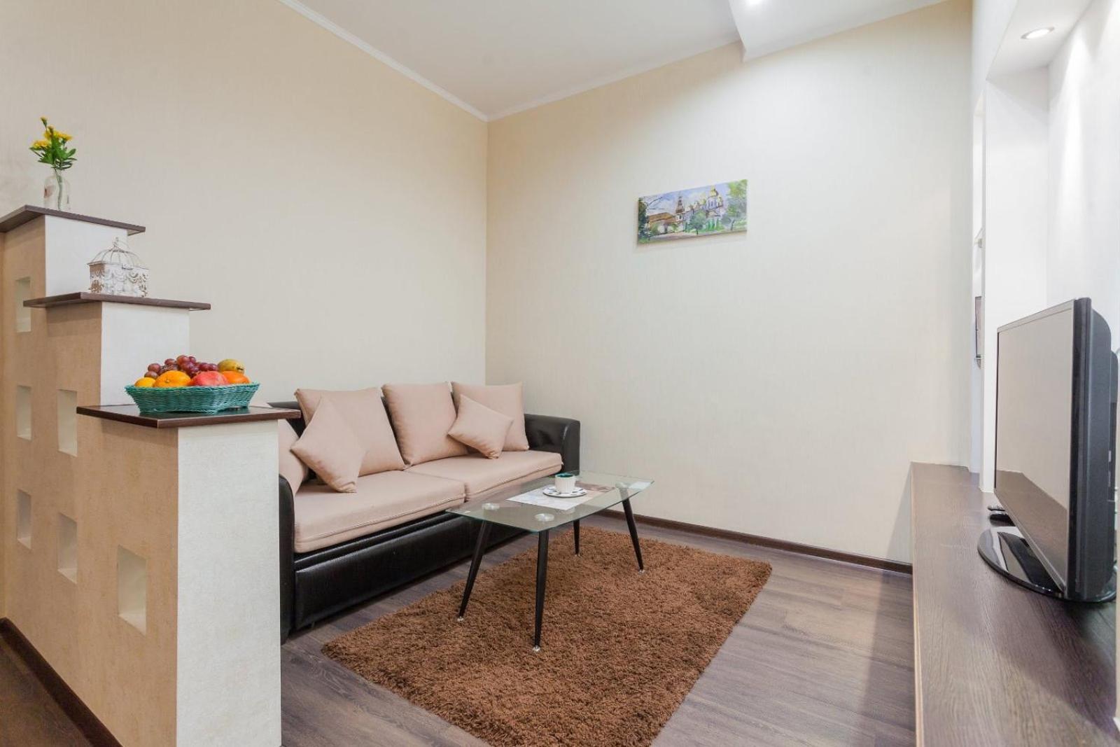 Navit Apartments With Breakfast,Near The Railway Station, The City Center, The Park キエフ エクステリア 写真